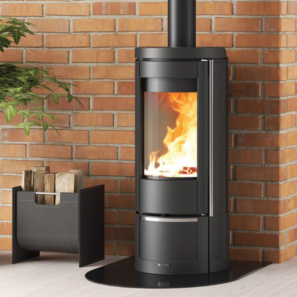 Italienischer Kaminofen Gusseisen La Nordica Marlena, 7.5kW |  |  |