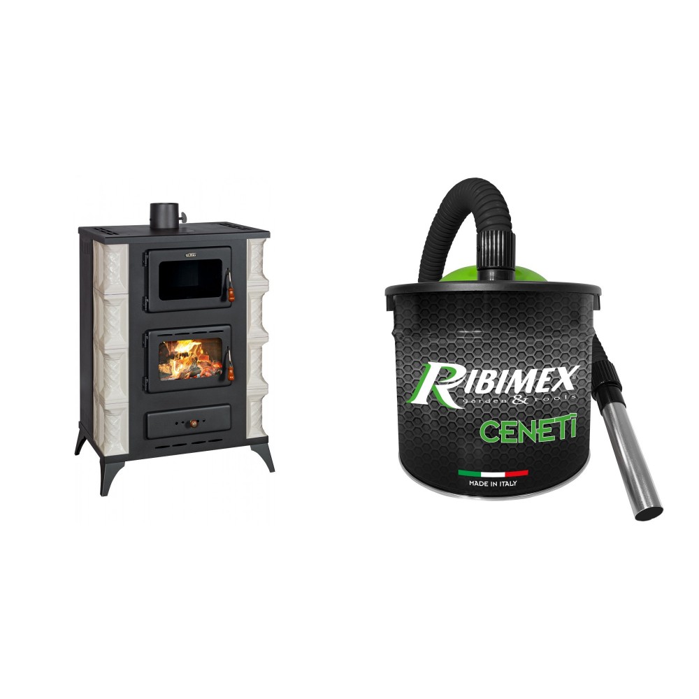 Set Kaminofen, Holzofen mit Backfach Prity, Modell F RK Dantela, 12kW + Elektrischer Aschesauger Ribimex, Modell Cenetì, Fassungsvermögen 15 L | Kaminofen Prity | Prity |